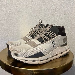On Cloud Running CloudTec Size 9.5 White and Grey with details of Tans